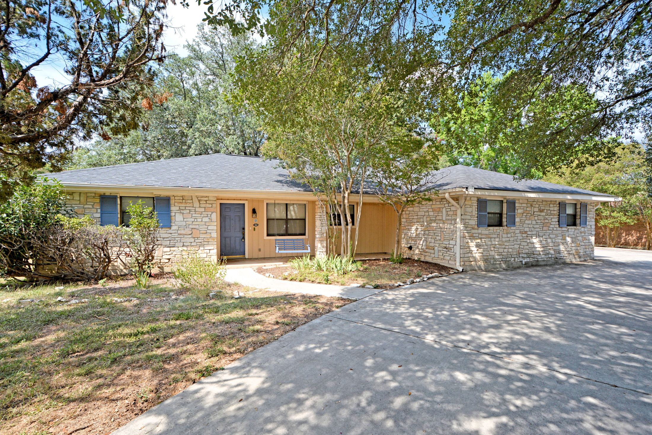 1215 Clearwater Drive