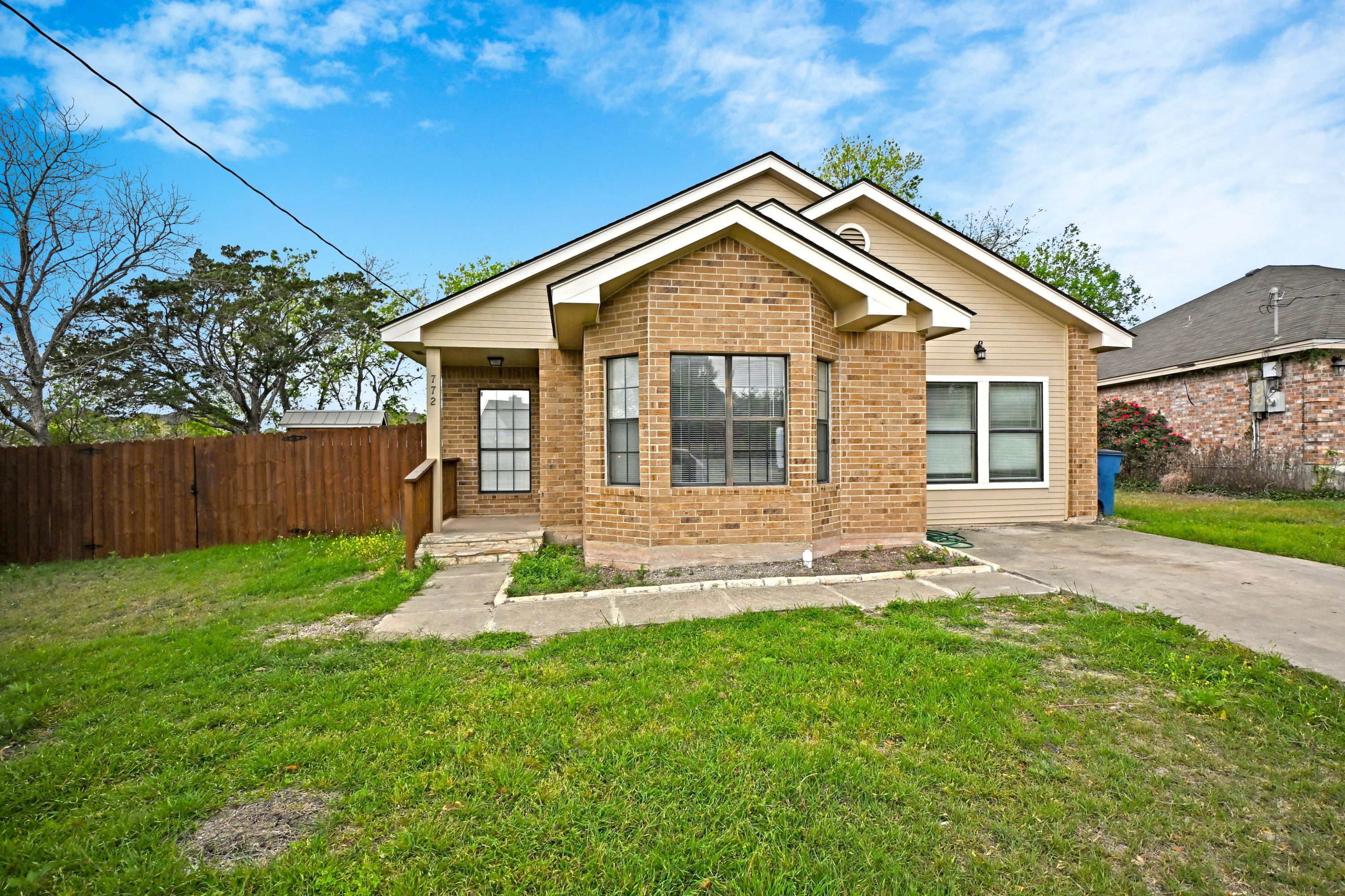 Property main image