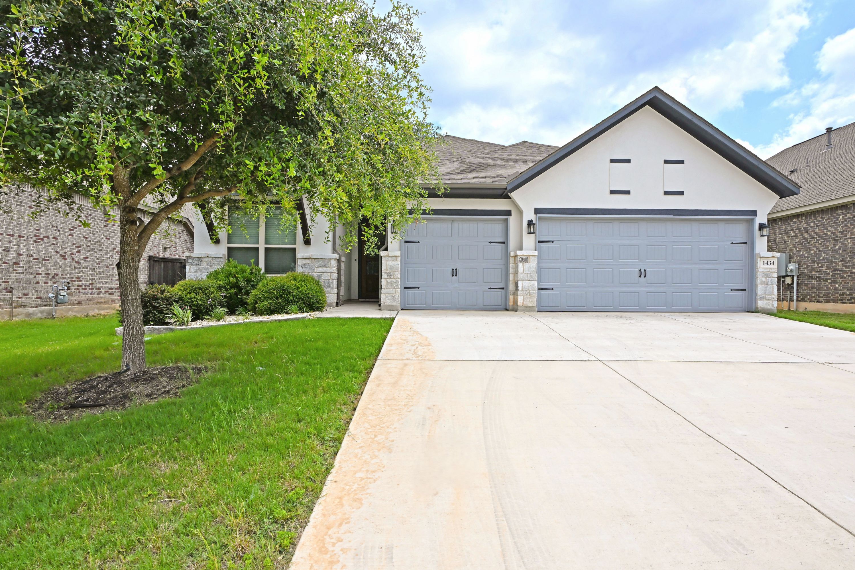 1434 Oaklawn Drive