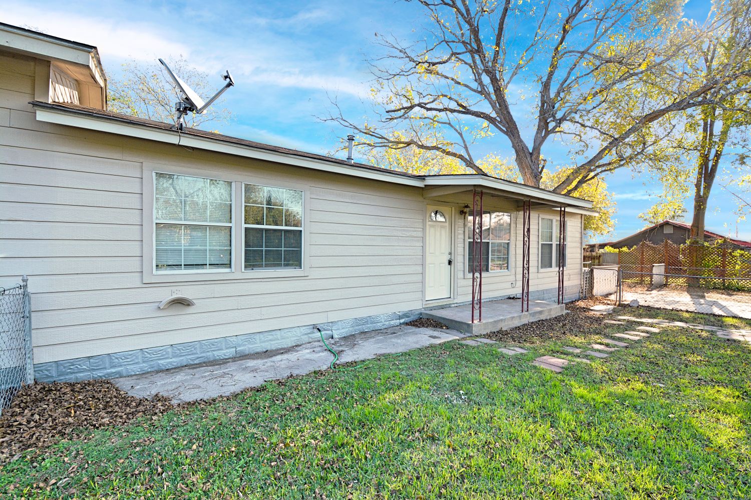Property main image