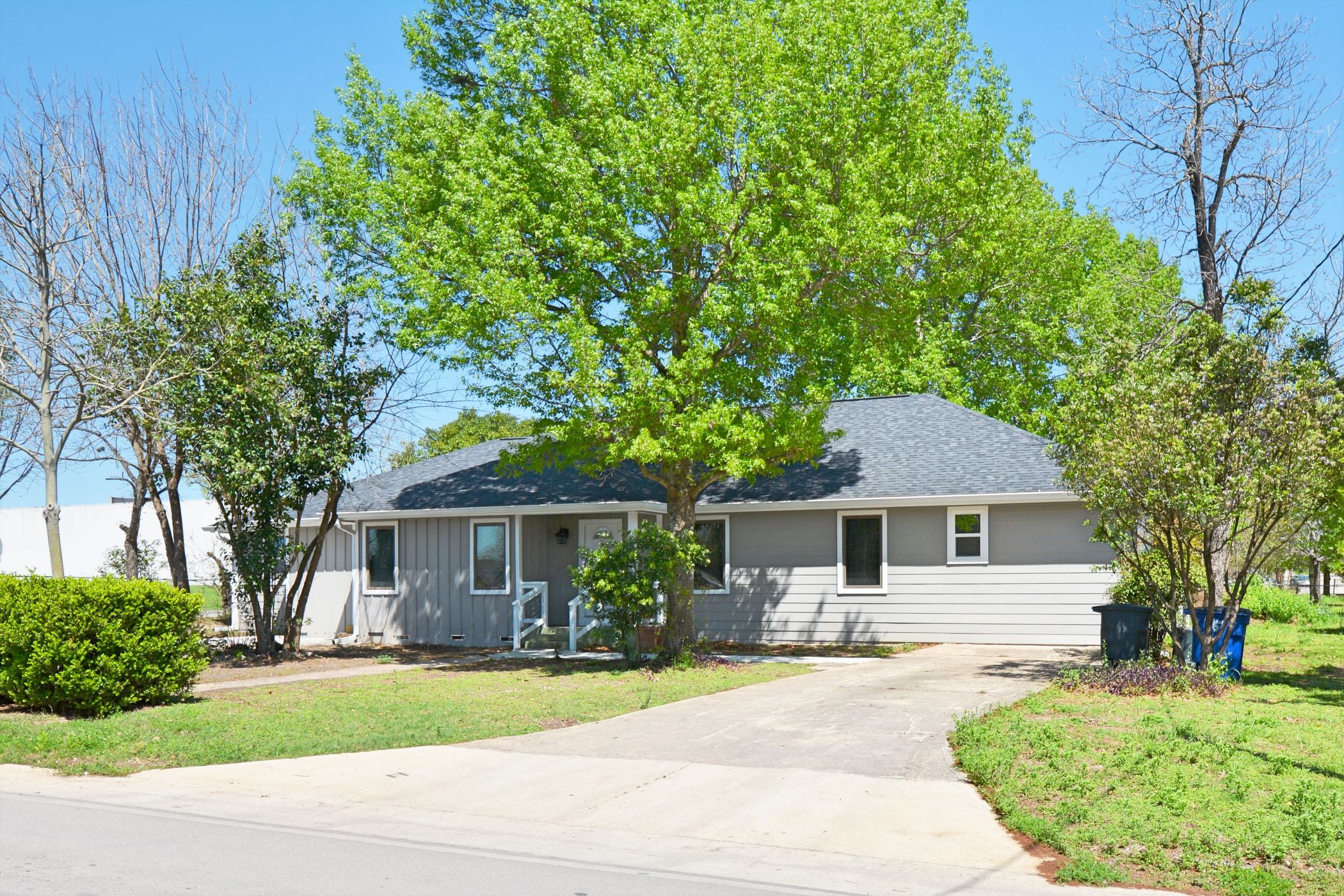 515 Lake Front Avenue - B
