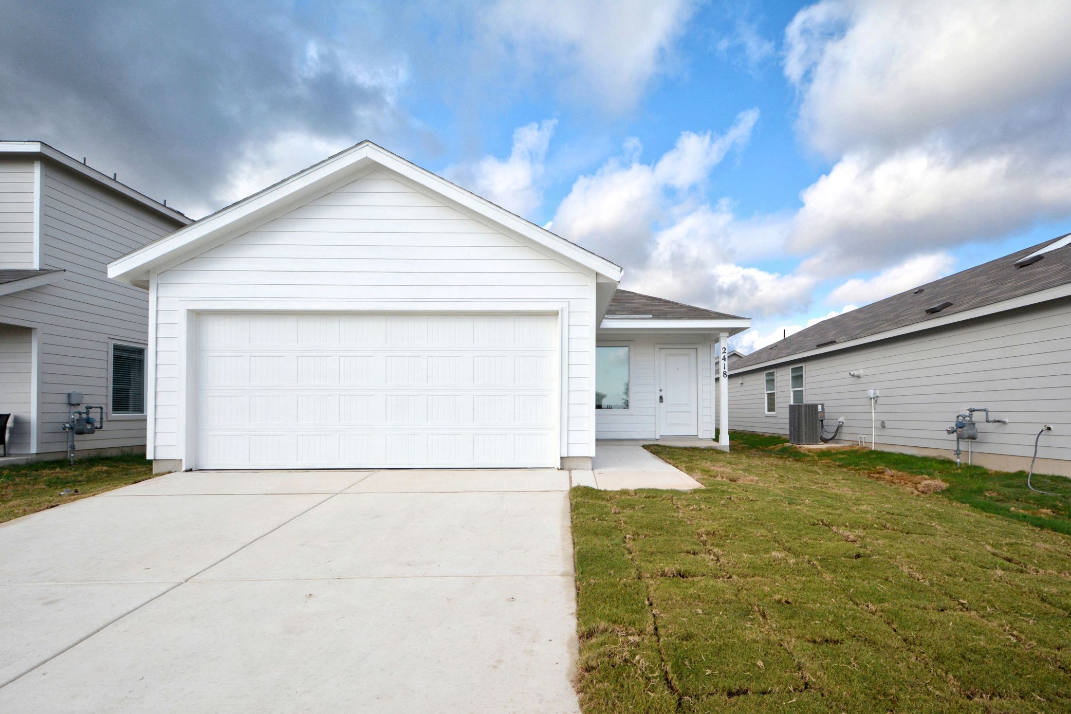 2418 Legends Creek
