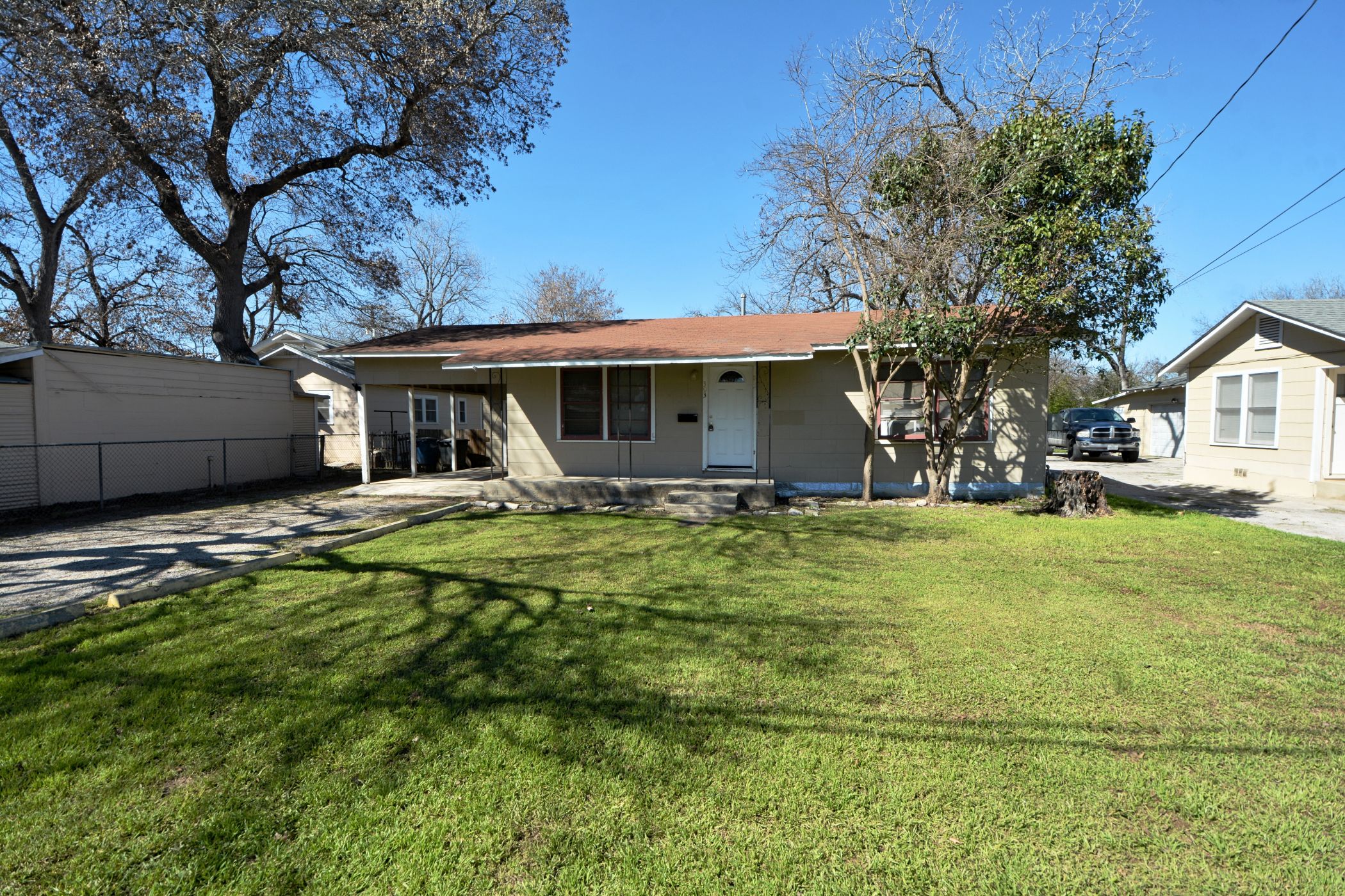 303 E Faust