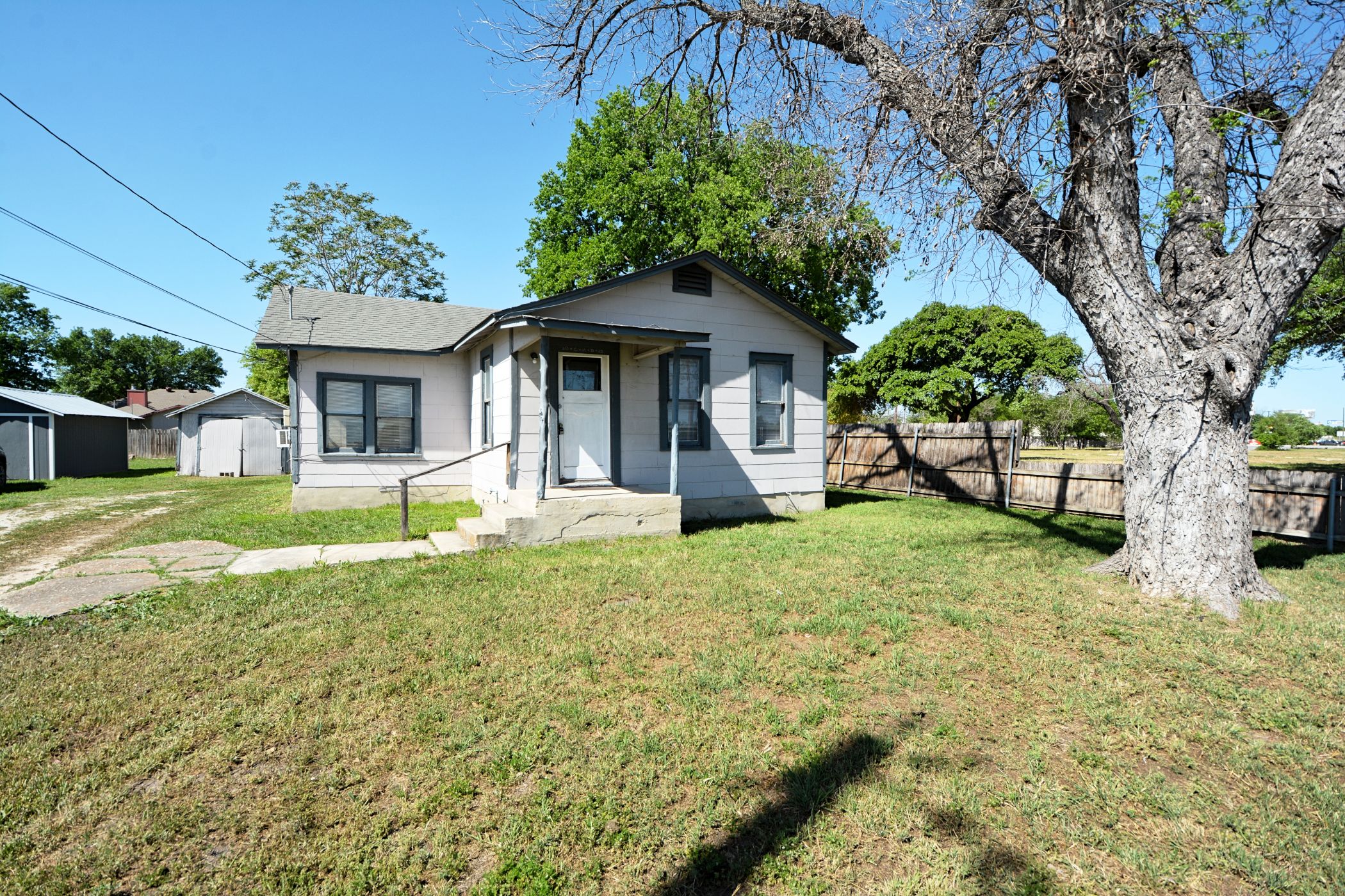 Property main image
